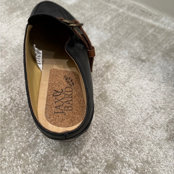 Jax & Bard Clog - Picture 2 of 4